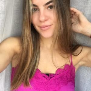 Meet your Posher, Lara